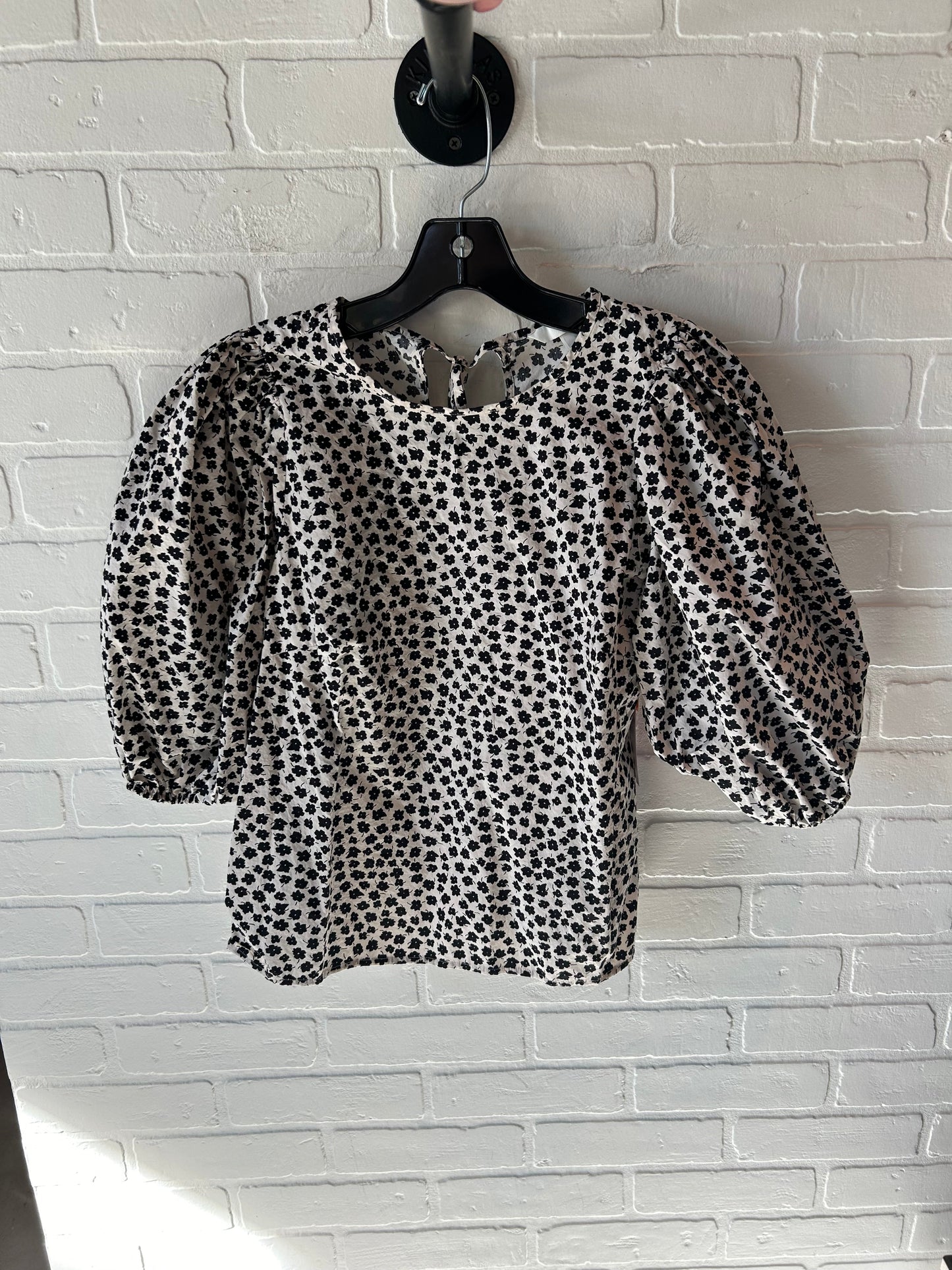 Top Short Sleeve By H&m In Black & Cream, Size: S