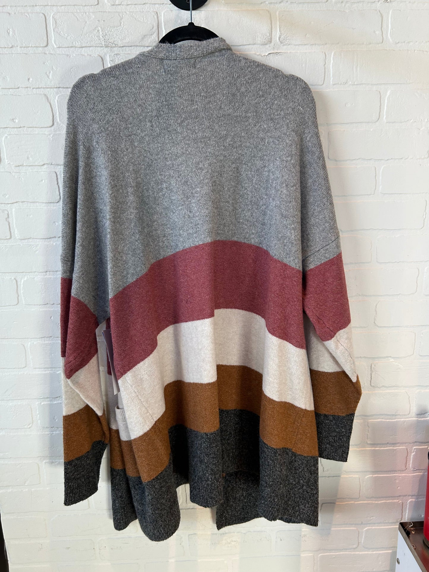 Sweater Cardigan By Clothes Mentor In Grey & Red, Size: 3x