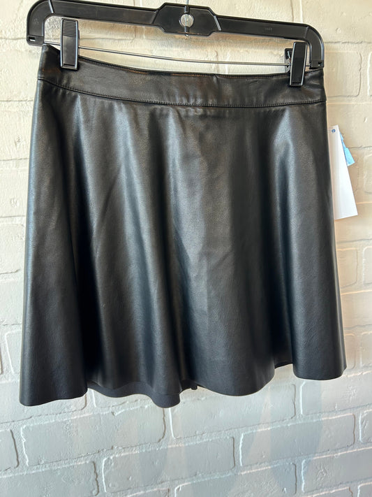 Skirt Mini & Short By Divided In Black, Size: 4