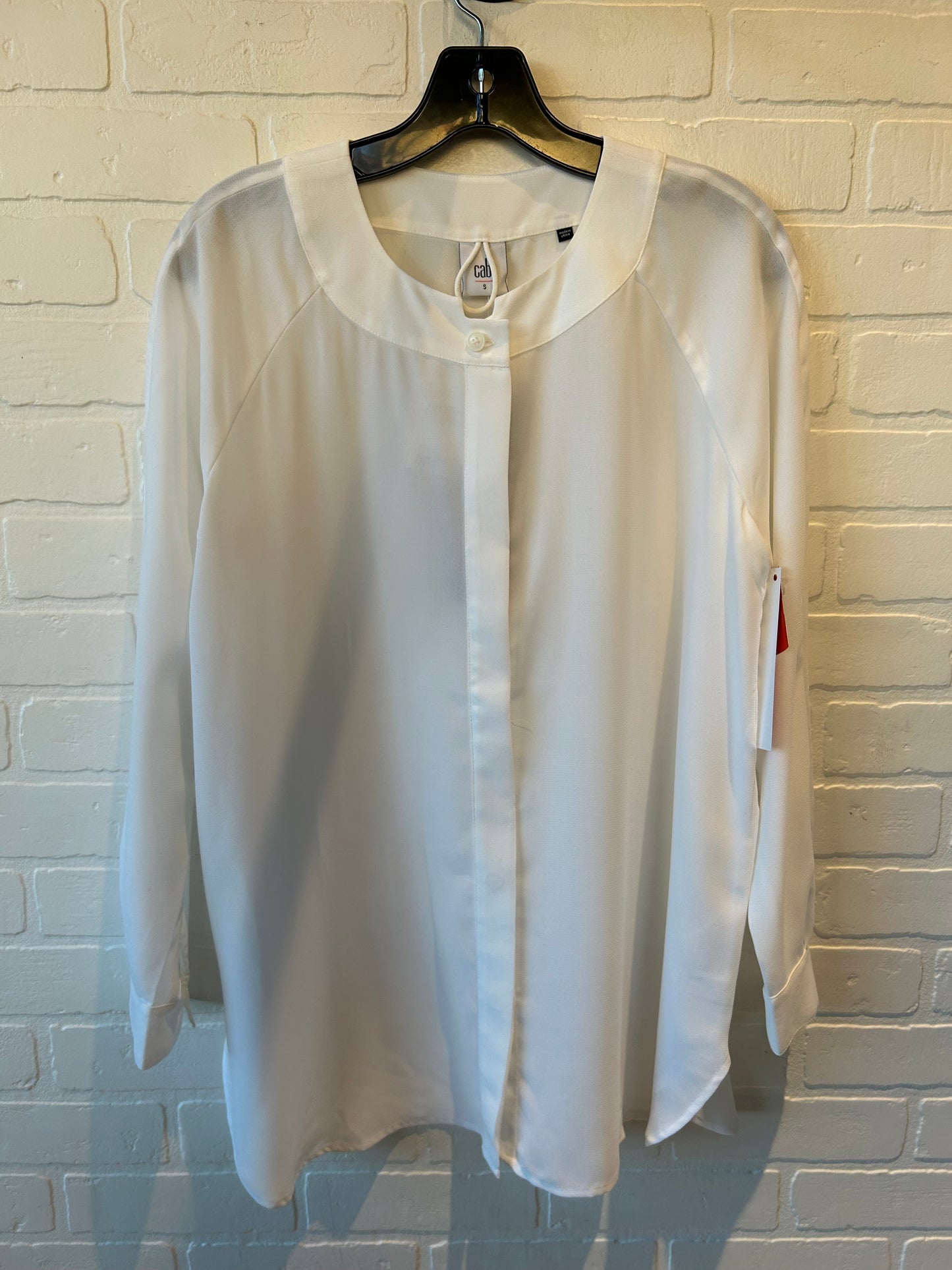 Top Long Sleeve By Cabi In White, Size: S