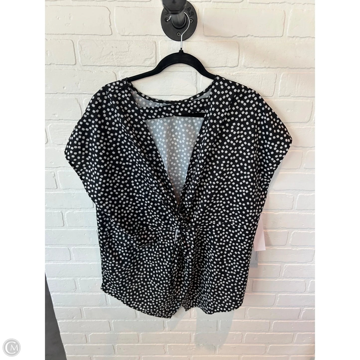 Top Short Sleeve By Shein In Black & White, Size: 3x