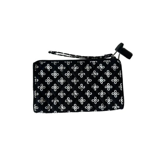 Wristlet By Vera Bradley, Size: Medium