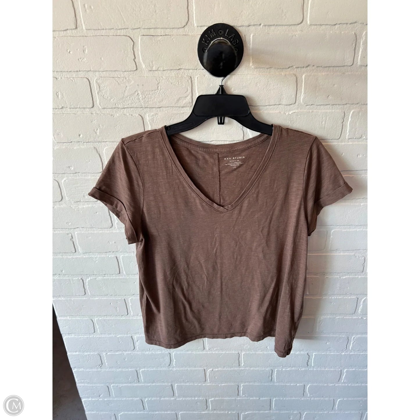 Top Short Sleeve Basic By Max Studio In Brown, Size: L