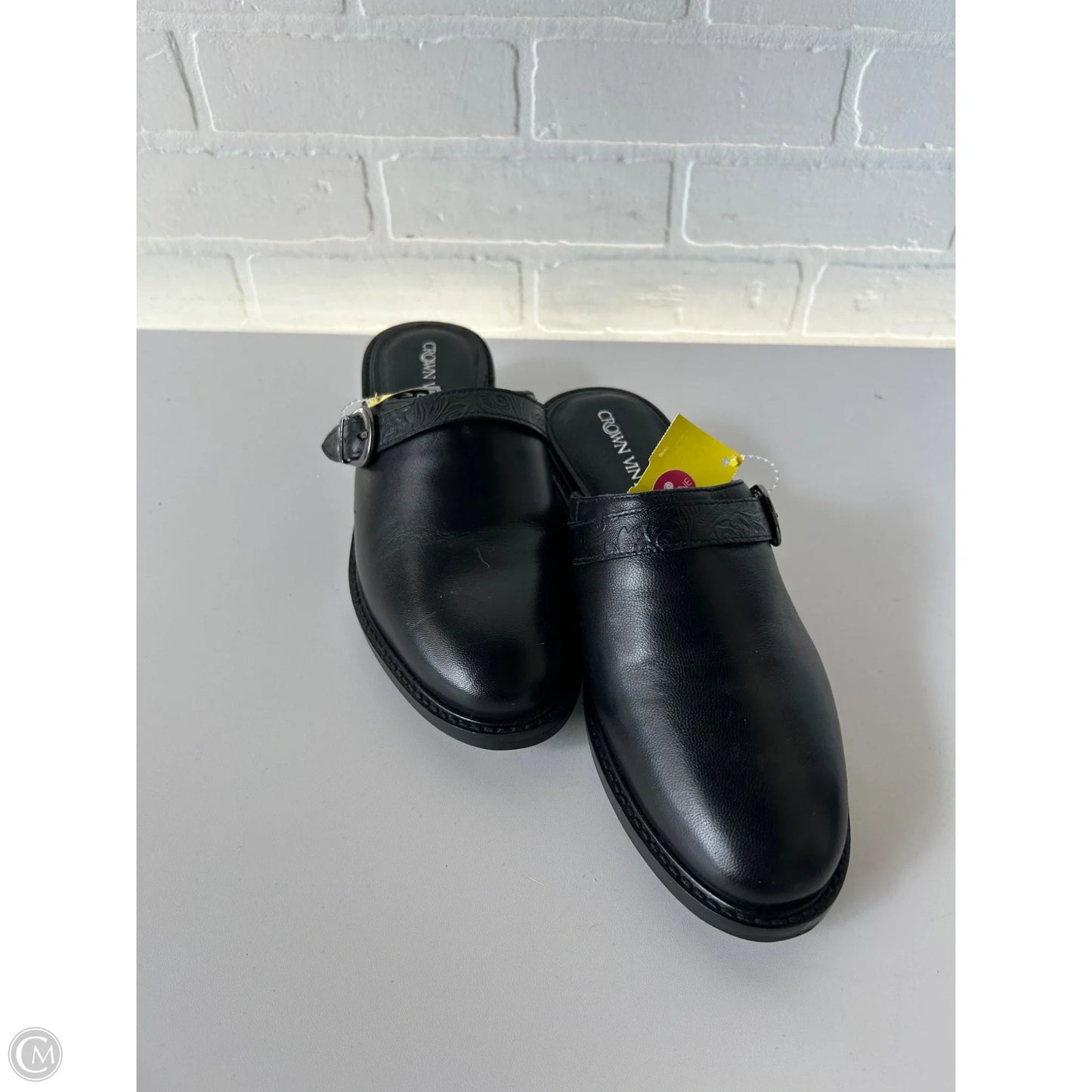 Shoes Flats By Crown Vintage In Black, Size: 8.5