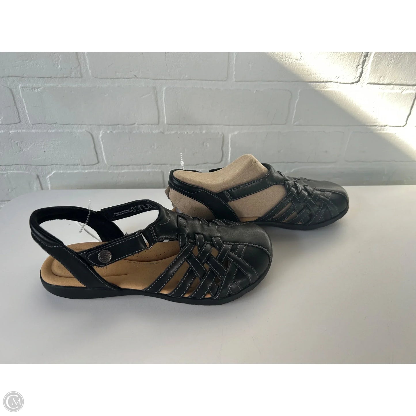 Sandals Flats By Clarks In Black, Size: 7.5