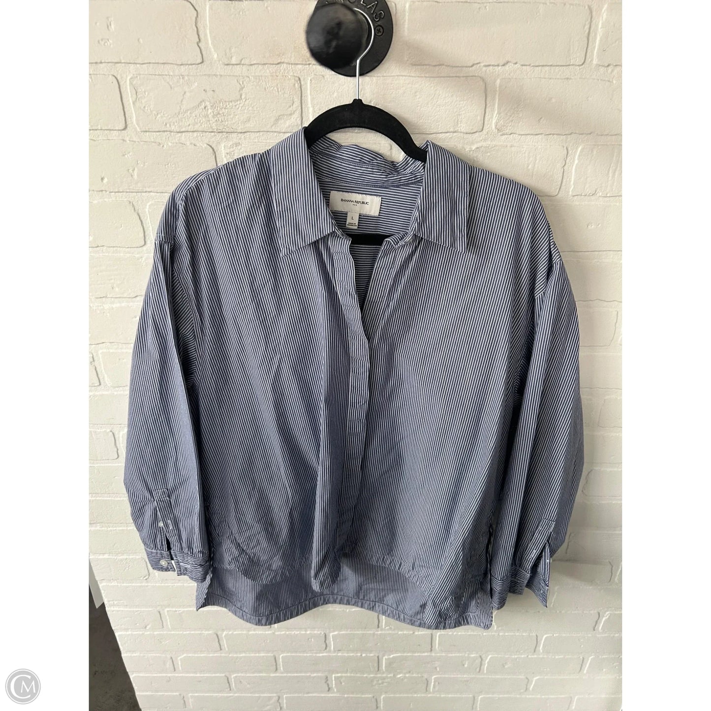 Top Long Sleeve By Banana Republic In Blue & White, Size: L