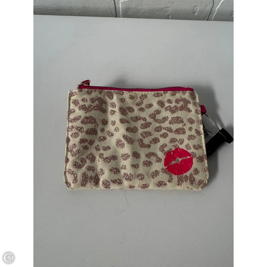 Wristlet By Betsey Johnson, Size: Small