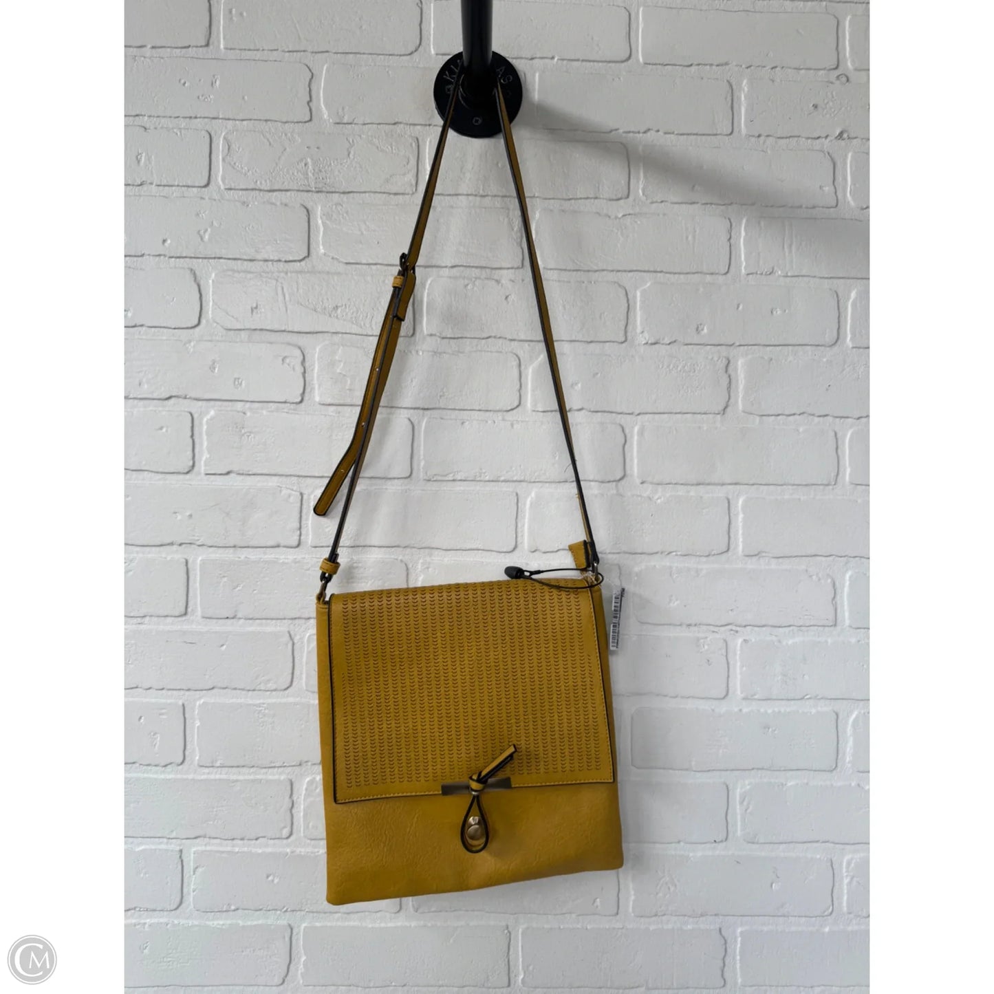 Crossbody By Clothes Mentor, Size: Medium