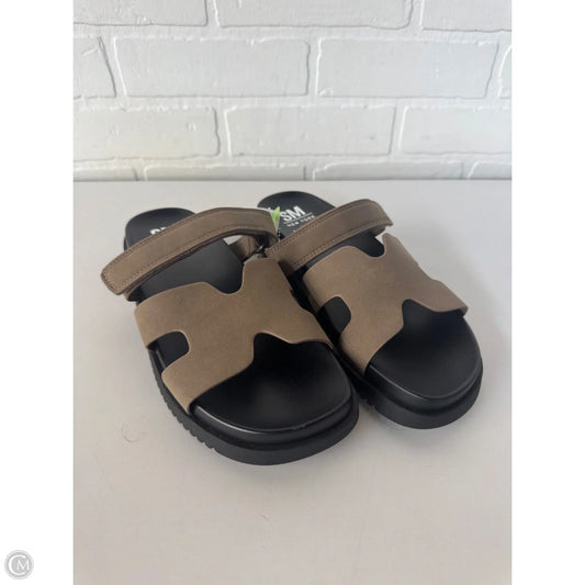 Sandals Flats By Steve Madden In Brown, Size: 8