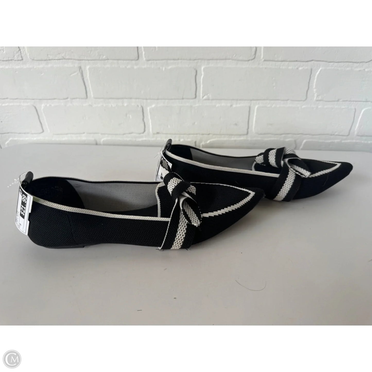 Shoes Flats By Tahari In Black & White, Size: 9