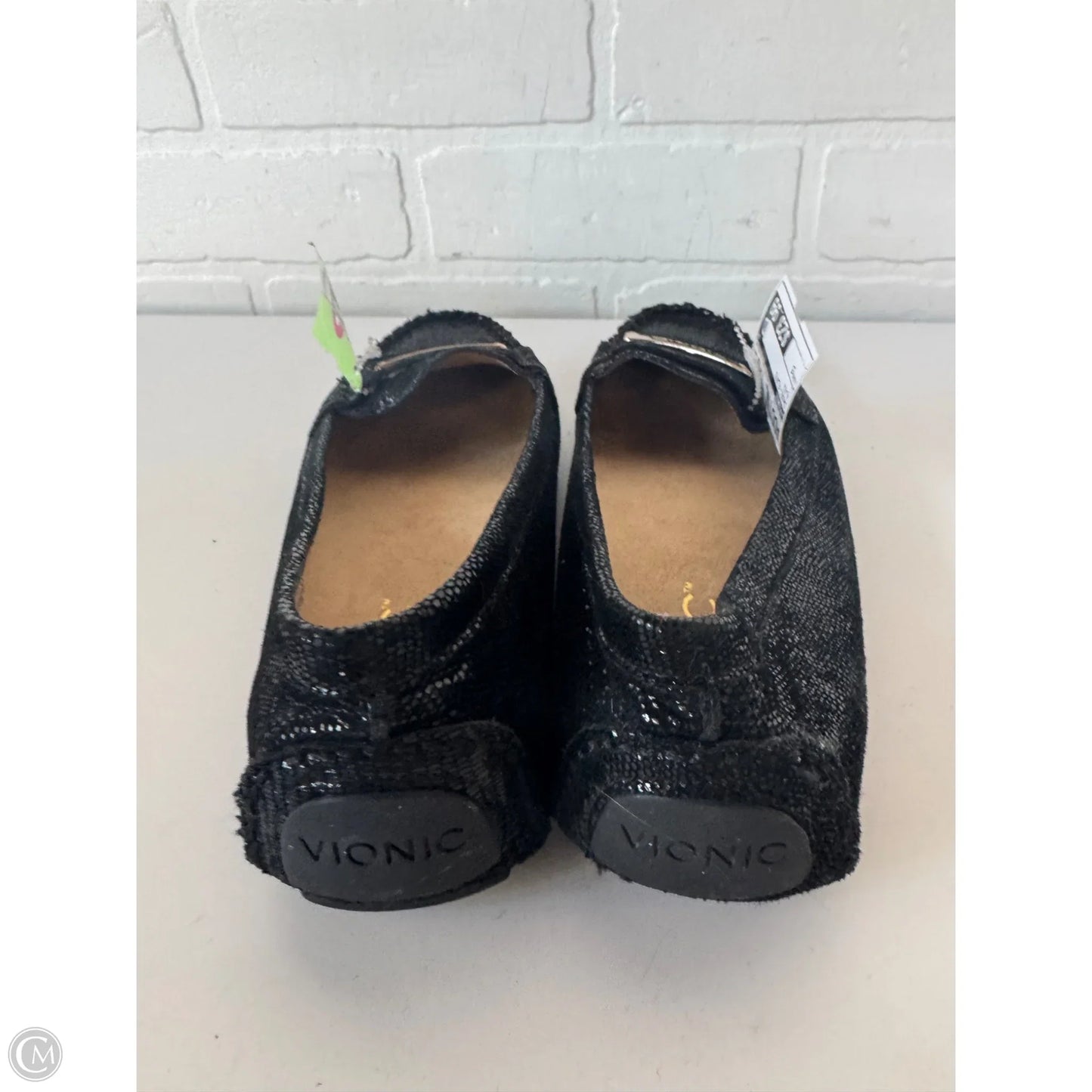 Shoes Flats By Vionic In Black, Size: 5