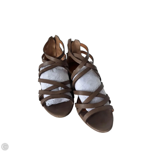Sandals Flats By Cmc In Brown, Size: 5