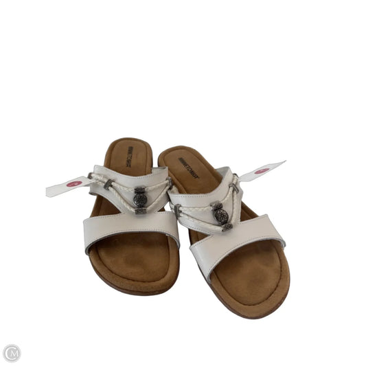Sandals Flats By Minnetonka In White, Size: 10
