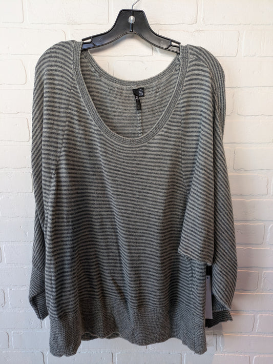 Sweater By Clothes Mentor In Grey, Size: 2x