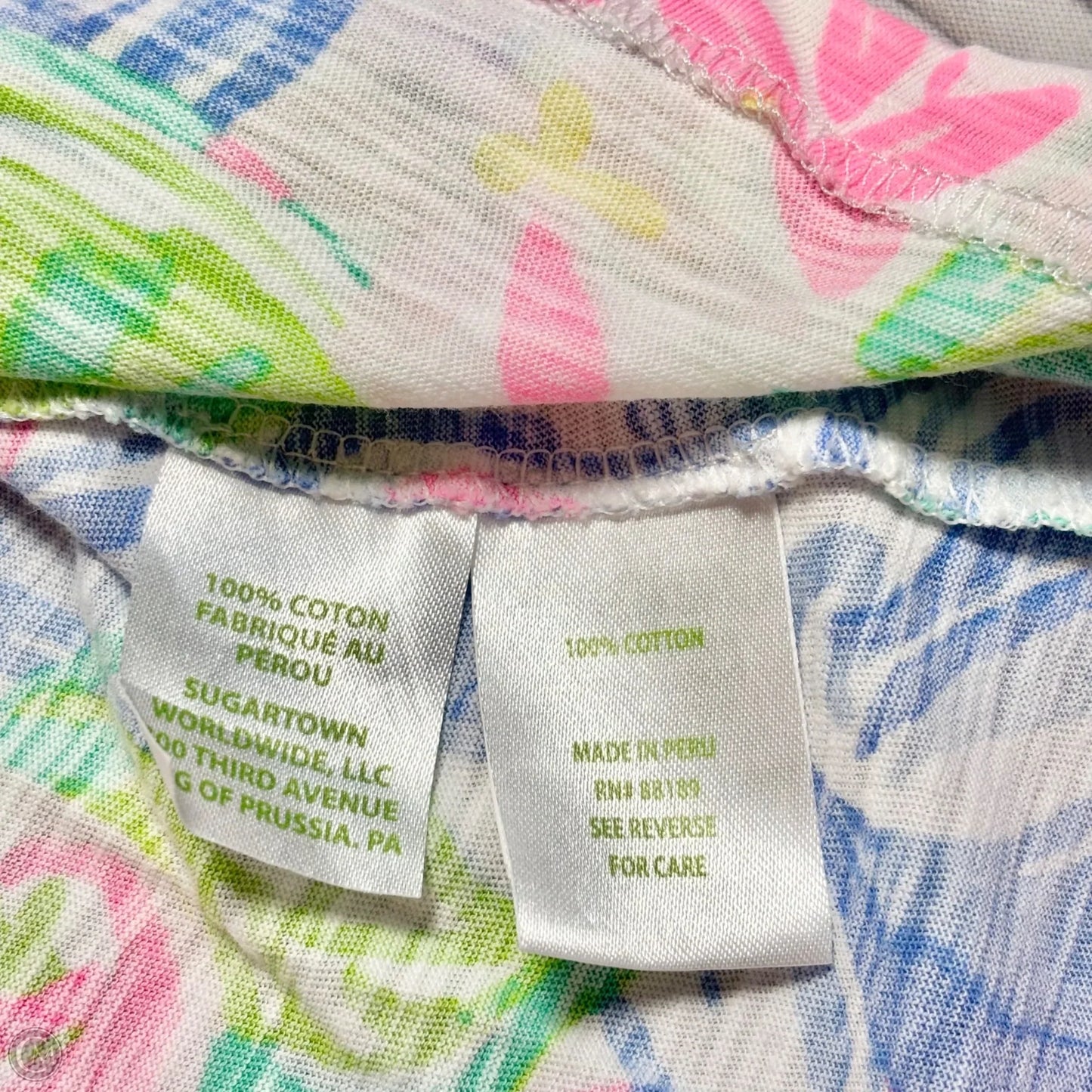 Top Short Sleeve Designer By Lilly Pulitzer In Blue & Pink, Size: Xl