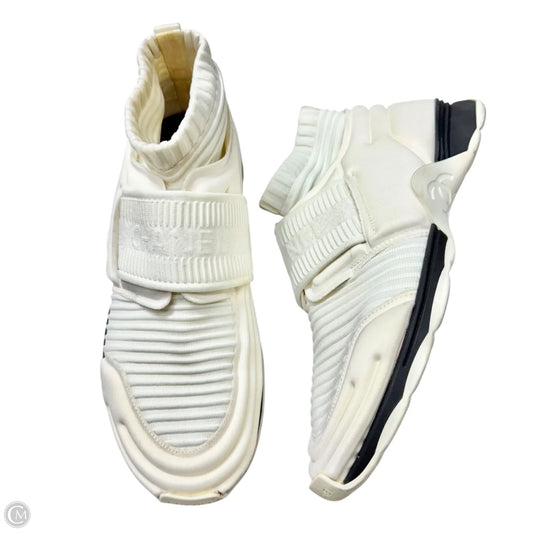 Shoes Luxury Designer By Chanel In White, Size: 10.5