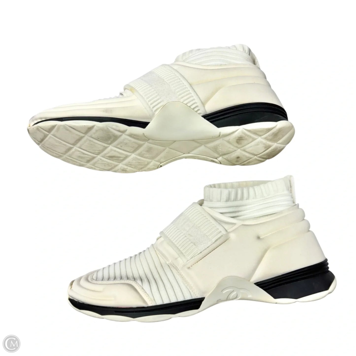 Shoes Luxury Designer By Chanel In White, Size: 10.5