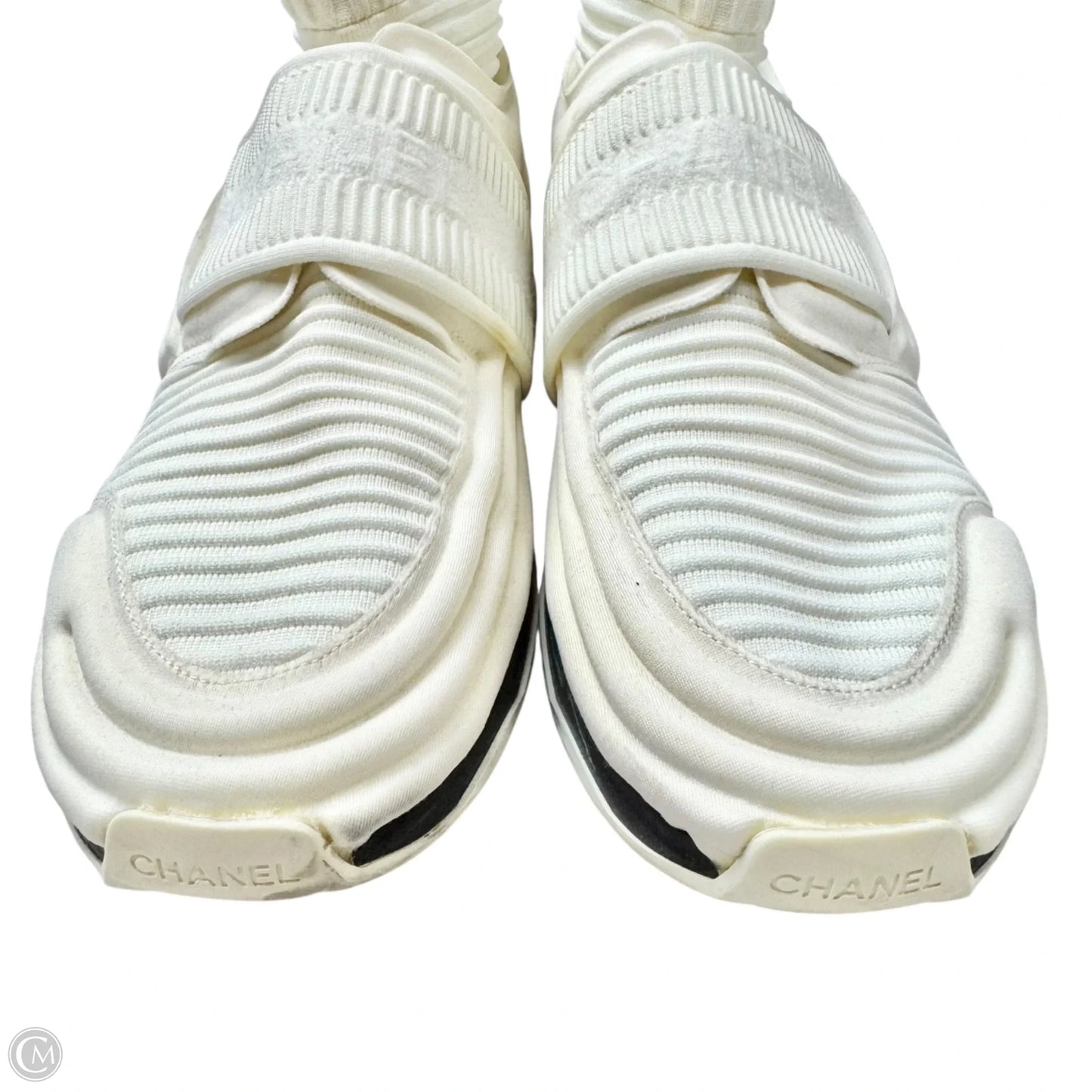 Shoes Luxury Designer By Chanel In White, Size: 10.5