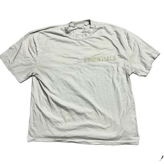 Top Short Sleeve By Essentials Fear Of God In Cream, Size: 1x