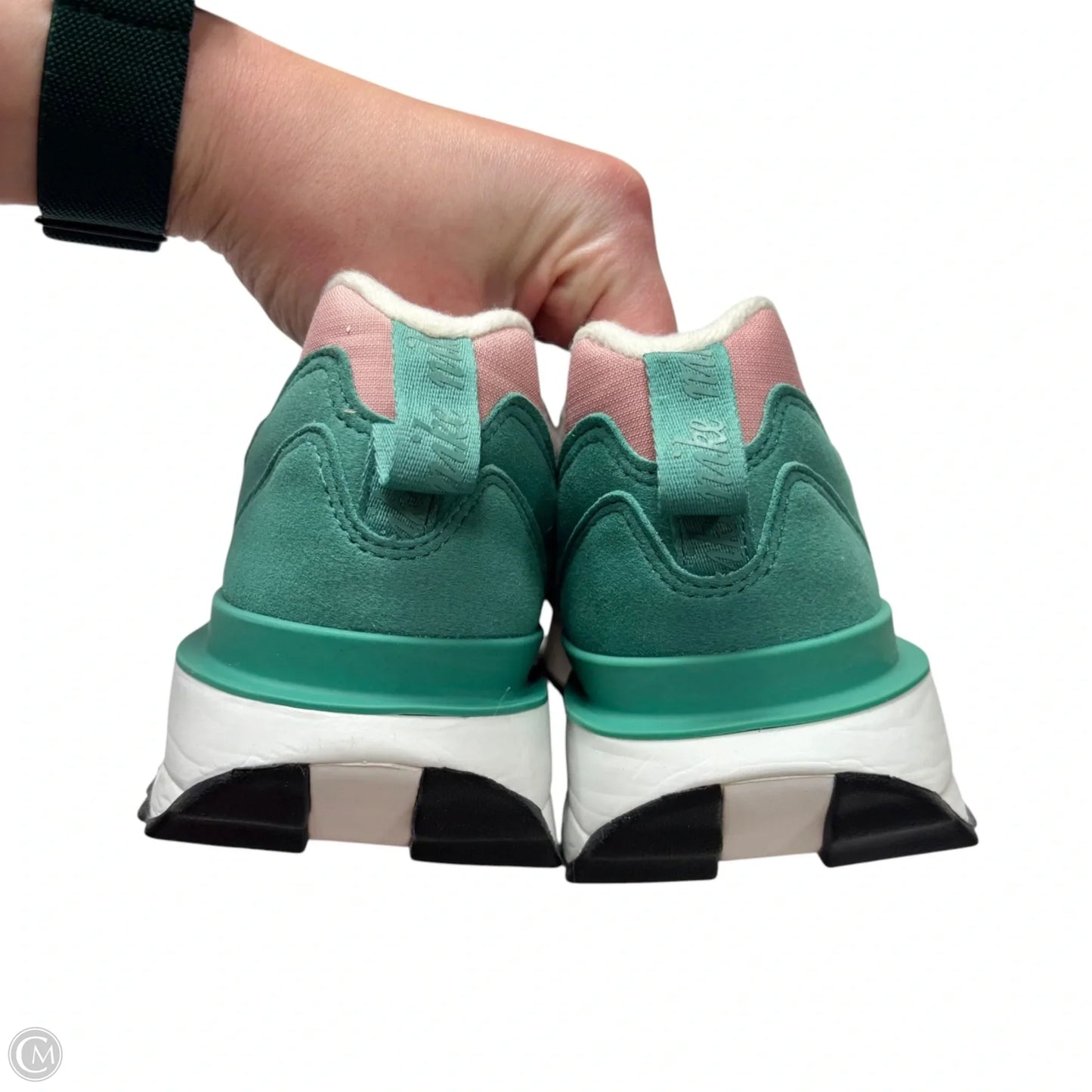 Shoes Athletic By Nike In Green & Pink, Size: 8.5