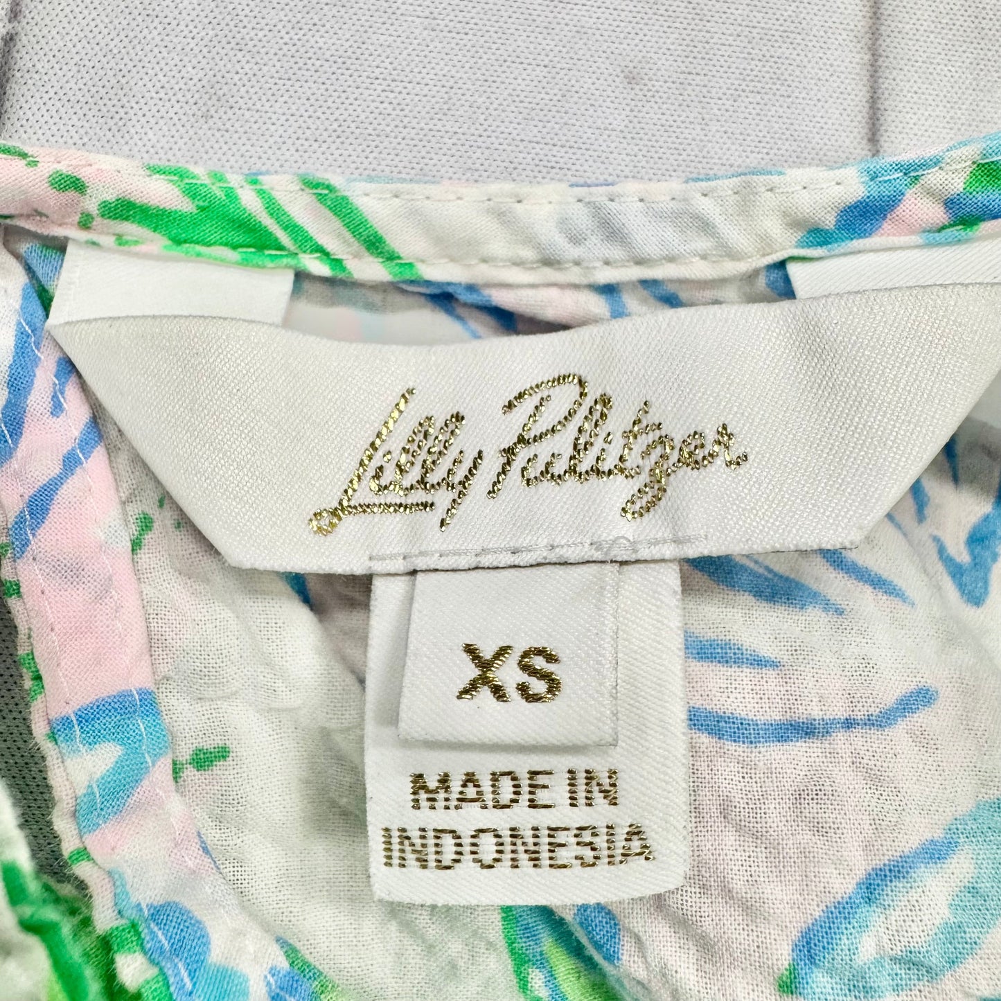 Top Short Sleeve Designer By Lilly Pulitzer In Green & White, Size: Xs