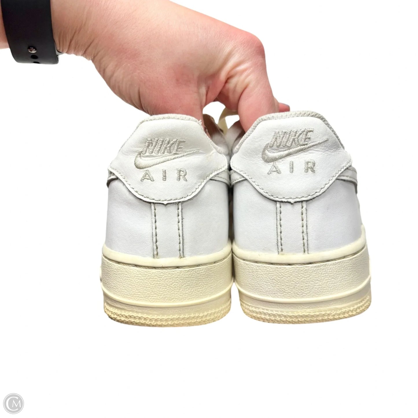 Shoes Sneakers By Nike In White, Size: 9