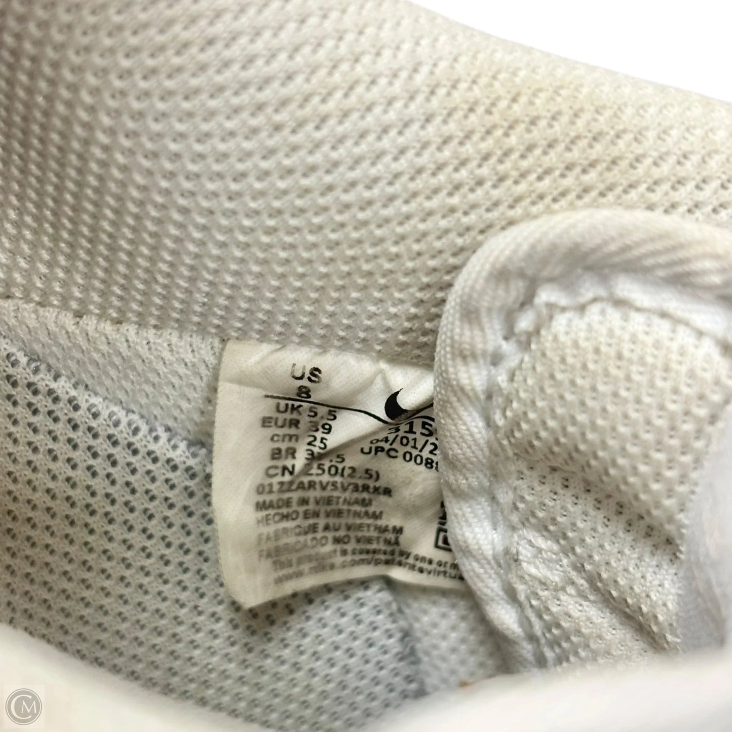Shoes Sneakers By Nike In White, Size: 8
