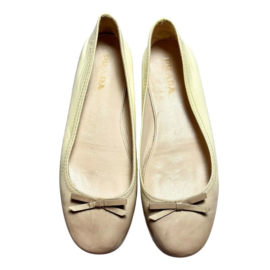 Shoes Luxury Designer By Prada In Cream, Size: 6