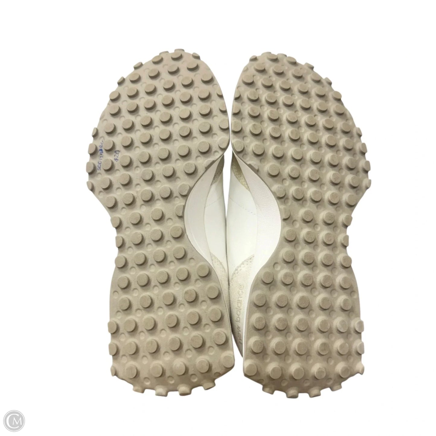 Shoes Sneakers By New Balance In Tan & White, Size: 9