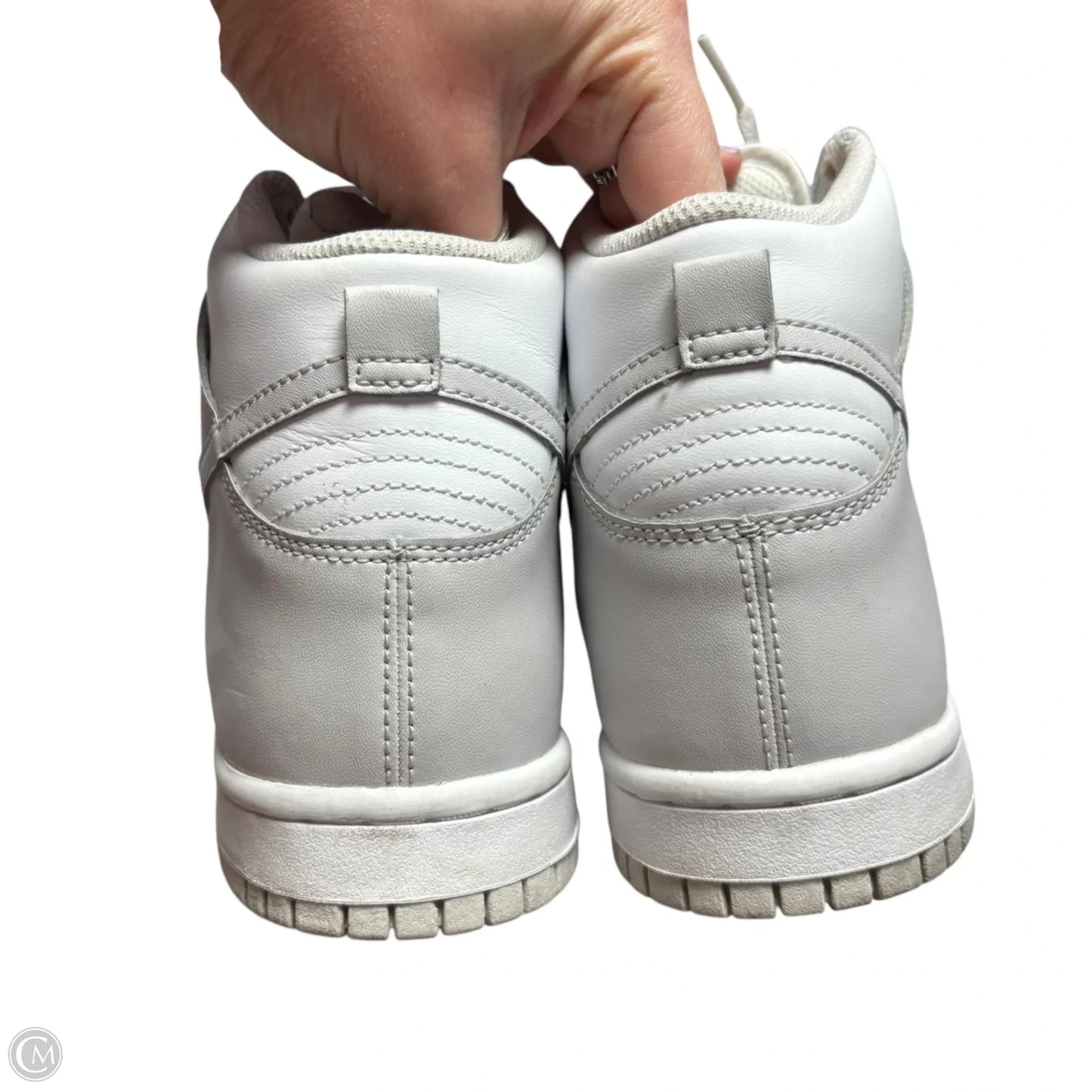 Shoes Sneakers By Nike In Grey & White, Size: 8.5