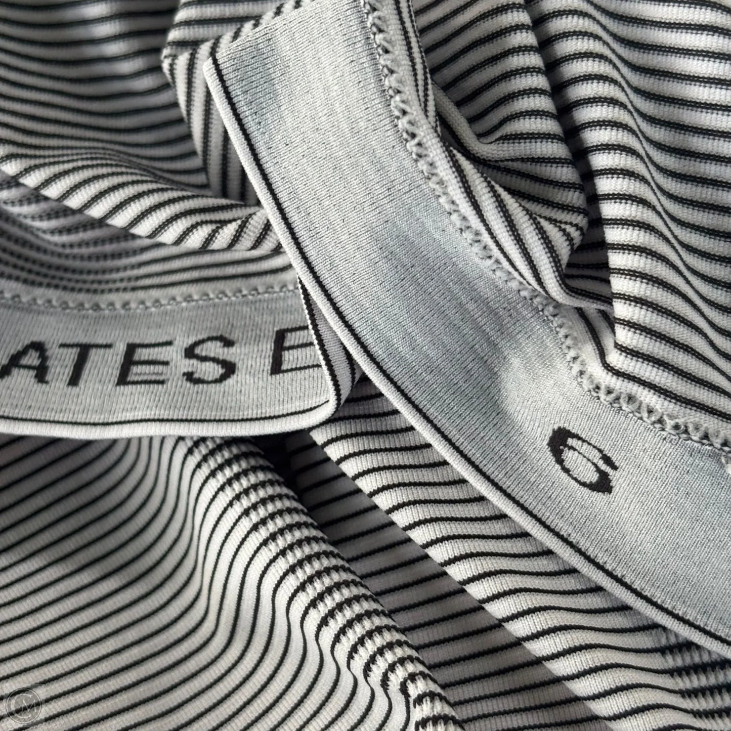 Athletic Top Short Sleeve By Lululemon In Striped Pattern, Size: S