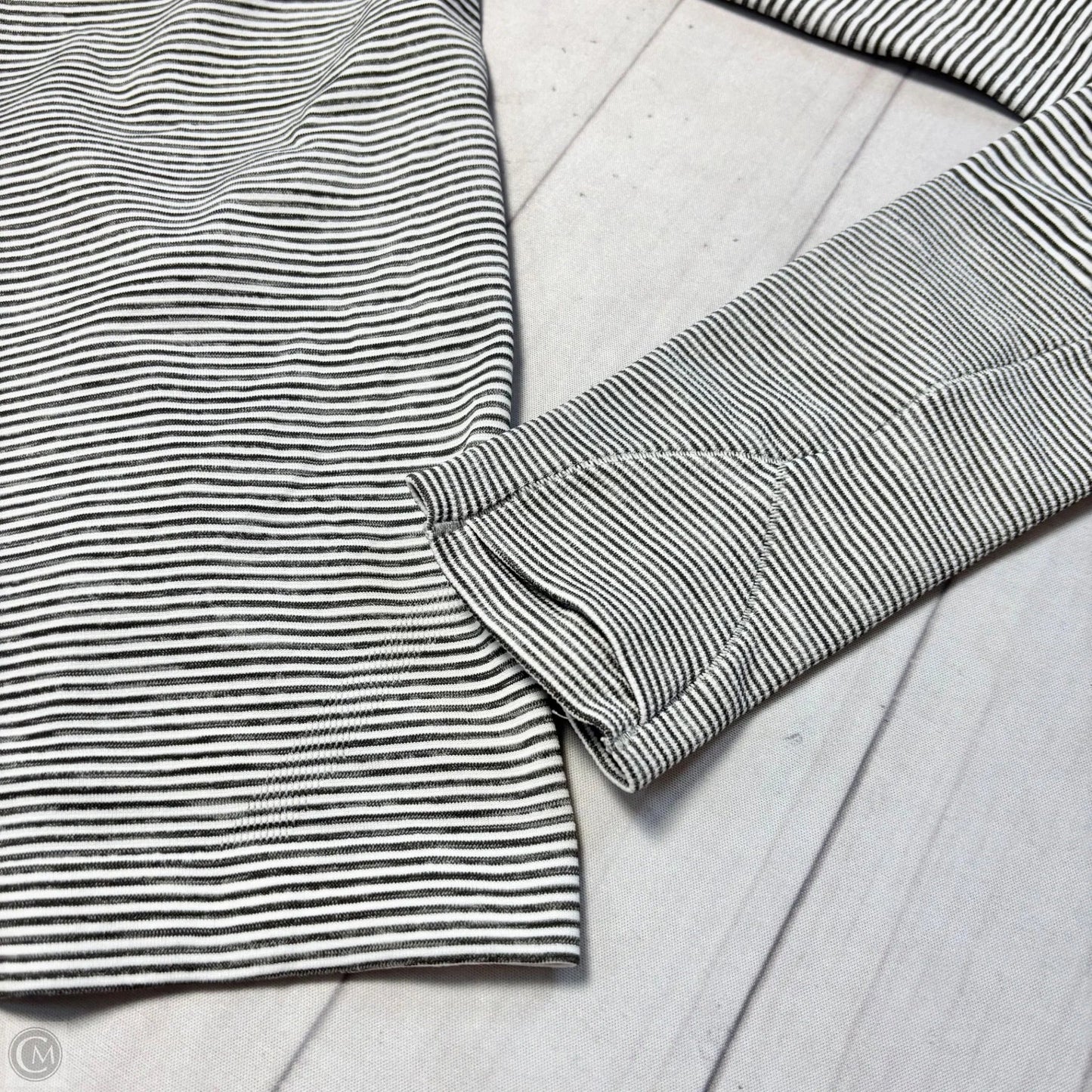 Athletic Top Long Sleeve Crewneck By Lululemon In Striped Pattern, Size: S