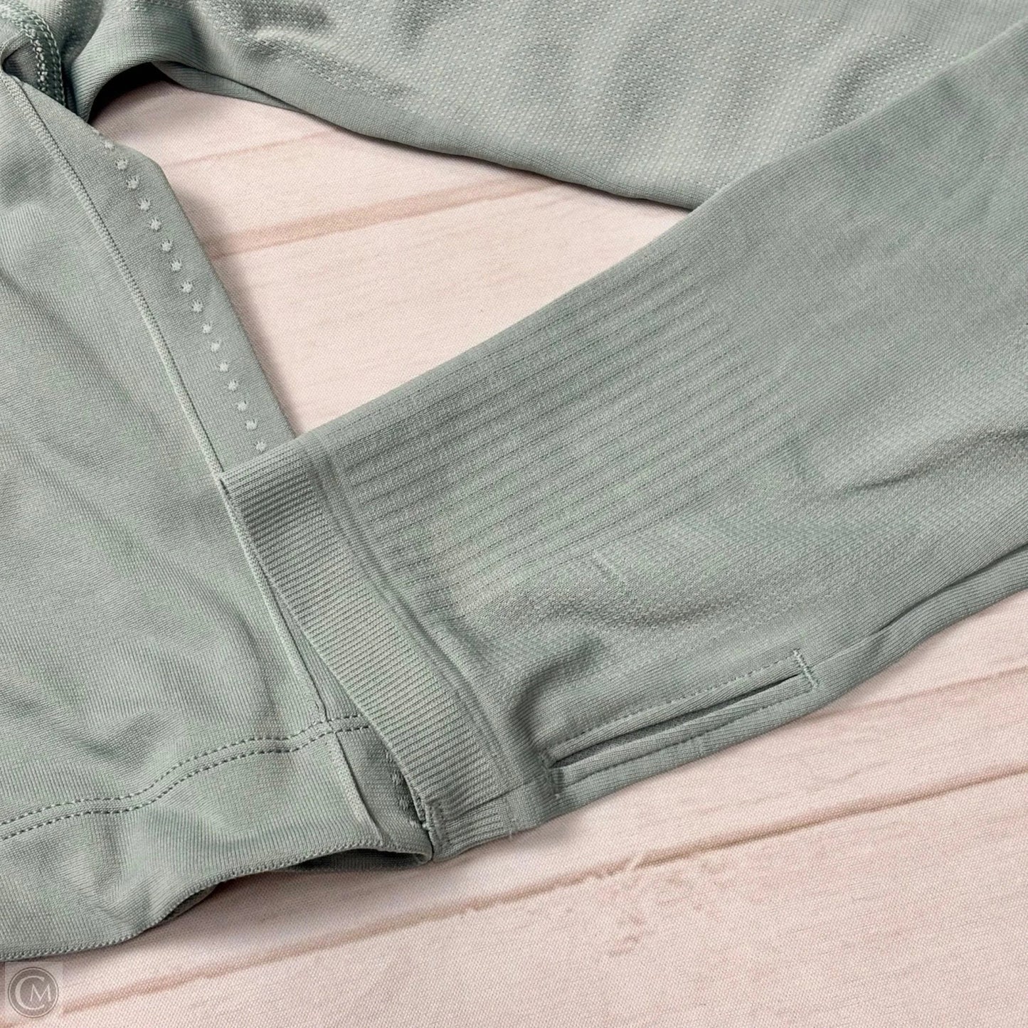 Athletic Top Long Sleeve Crewneck By Gym Shark In Green, Size: M