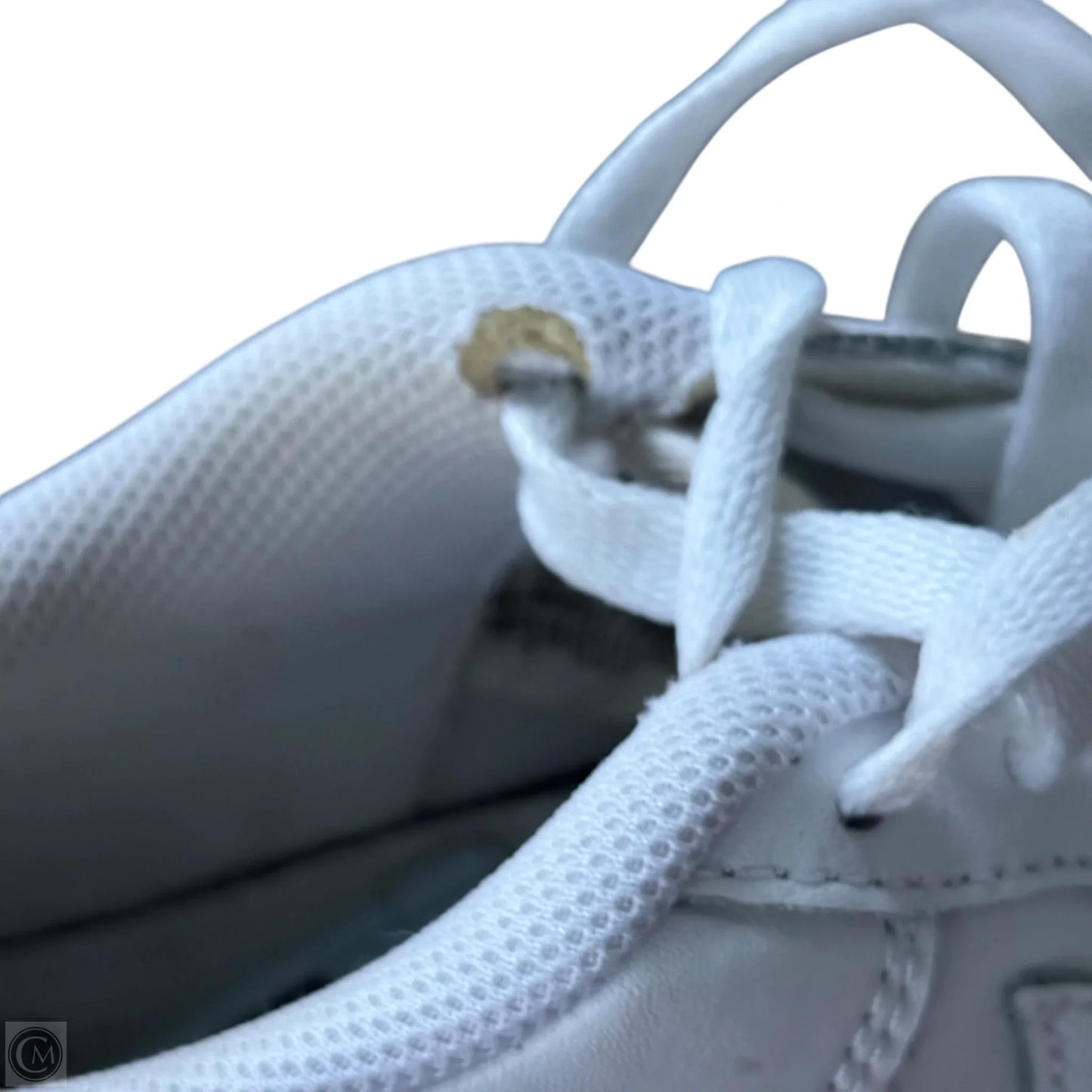 Shoes Sneakers By Nike In White, Size: 6.5