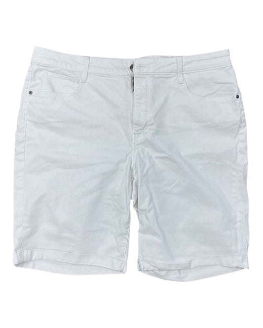 Shorts By St Johns Bay In White, Size:20