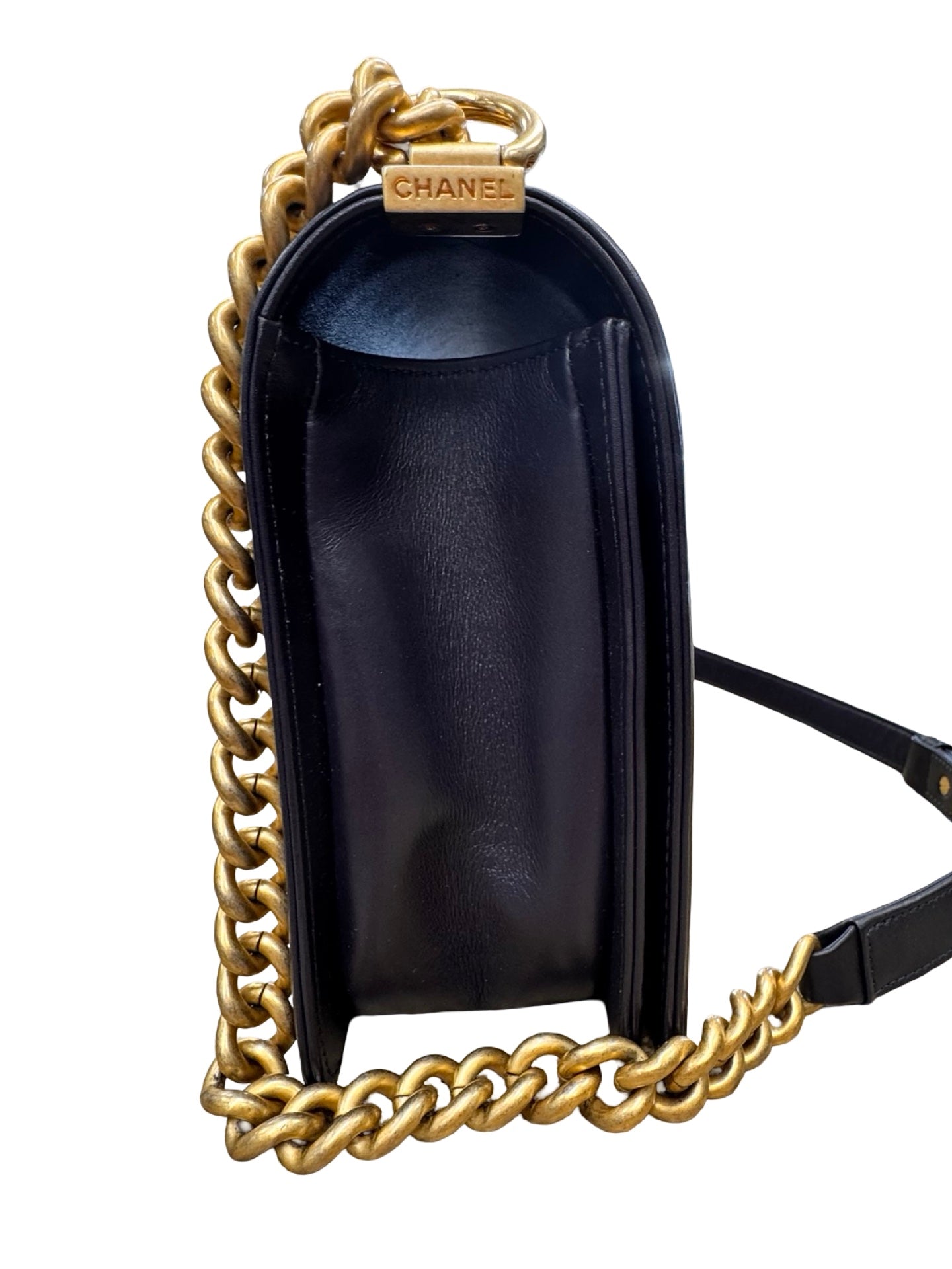 Grained Calfskin Black & Gold-Tone Metal
Chanel Boy Handbag Luxury Designer By Chanel In Black & Gold, Size:Large (6.9x11x3)