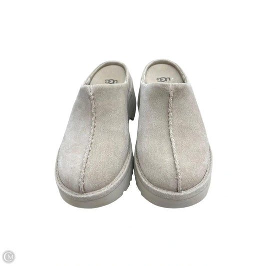Shoes Designer By Ugg In Beige, Size: 8