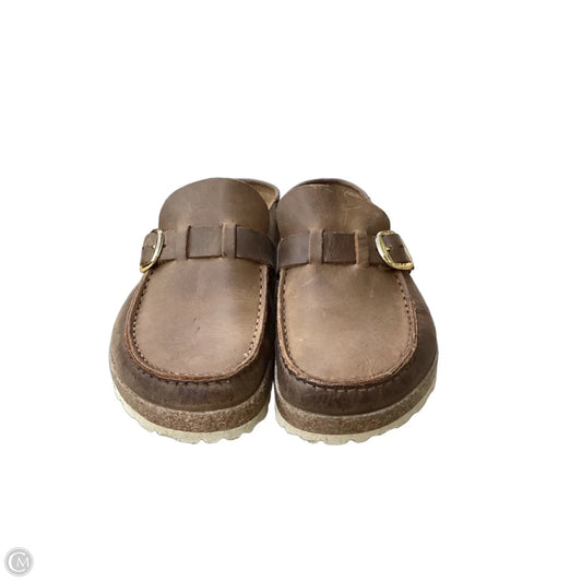 Shoes Flats By Birkenstock In Tan, Size: 8