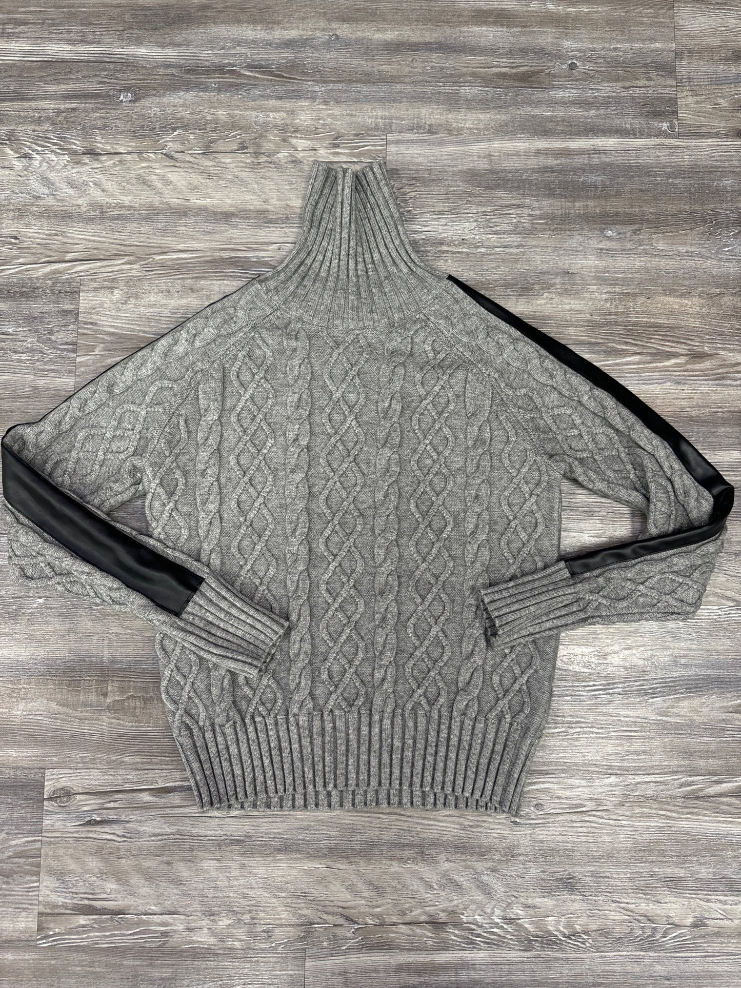 Sweater By Evereve In Grey, Size: S