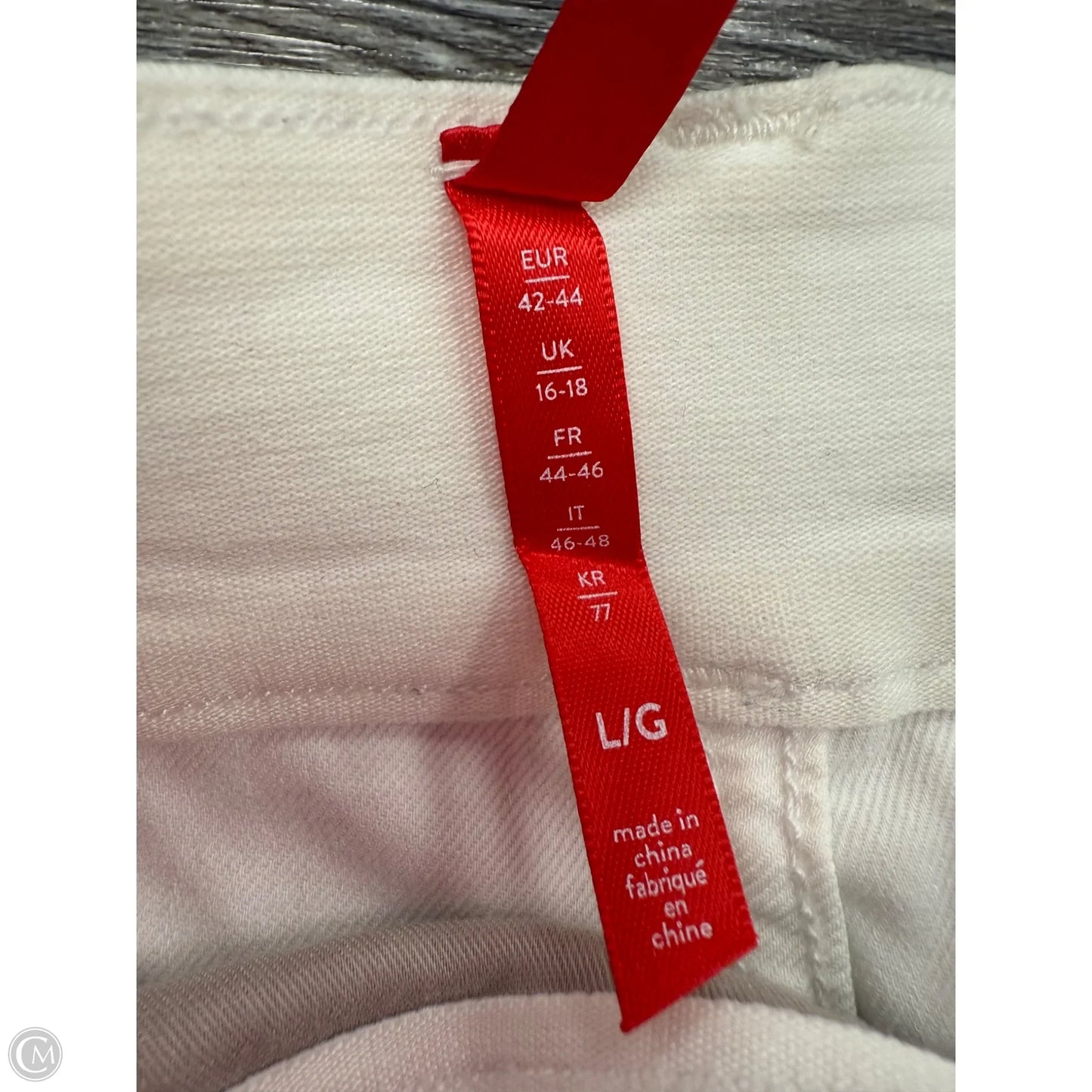 Shorts By Spanx In White, Size: L