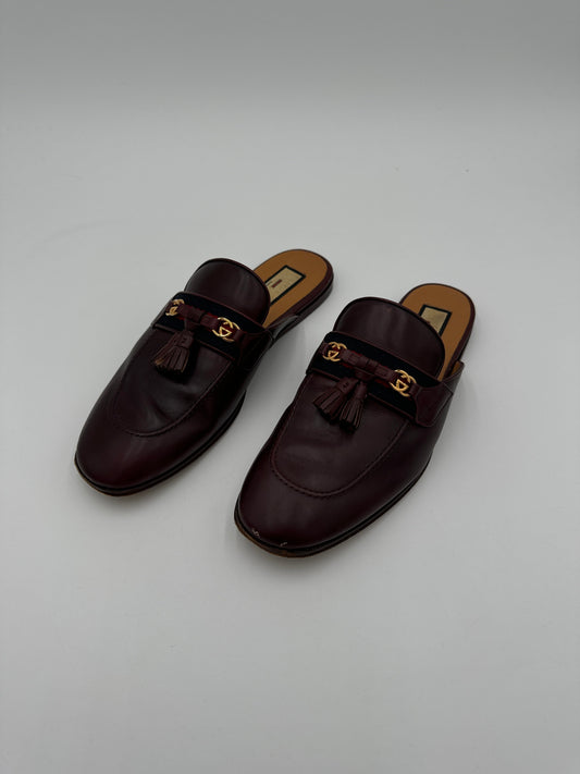 Shoes Designer By Gucci In Maroon, Size: 8.5