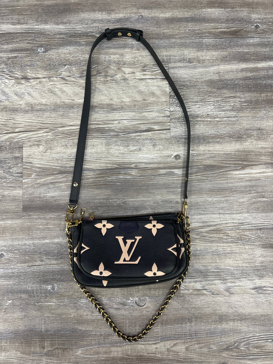 Crossbody Luxury Designer By Louis Vuitton Size: Medium