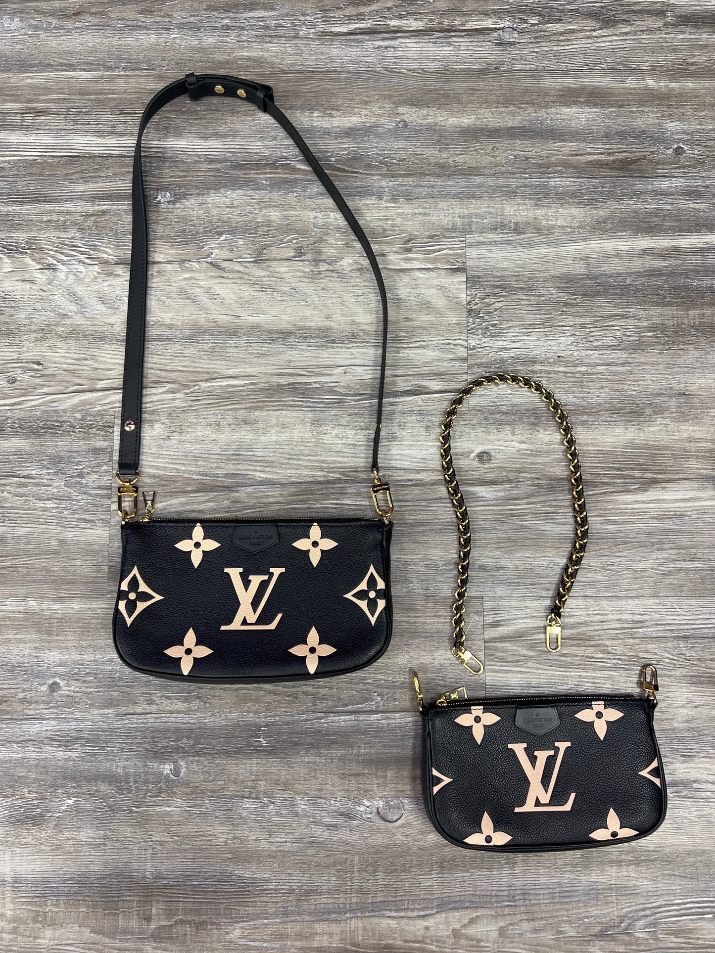 Crossbody Luxury Designer By Louis Vuitton Size: Medium