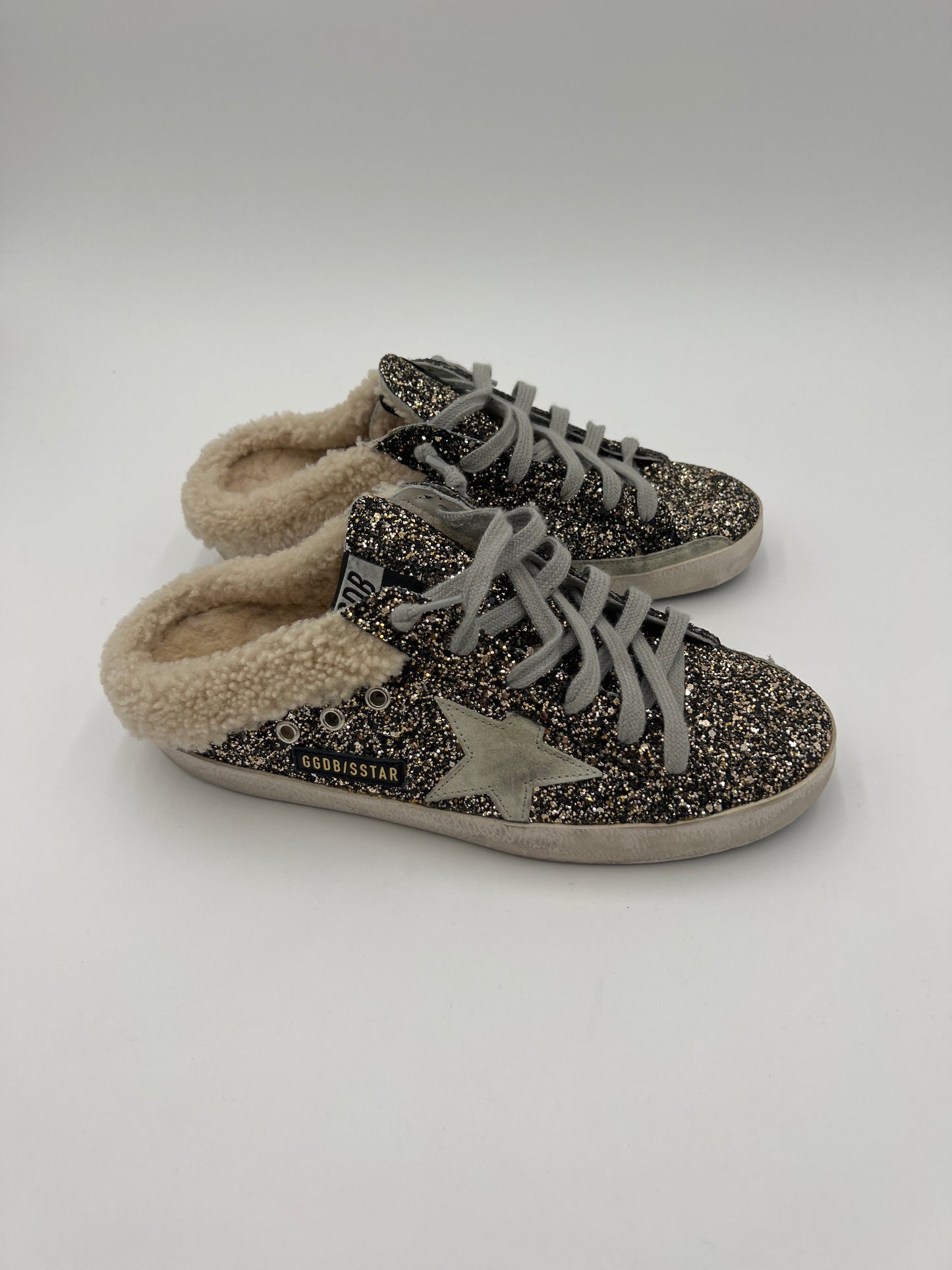 SHOES LUXURY DESIGNER GOLDEN GOOSE in GOLD, Size: 10