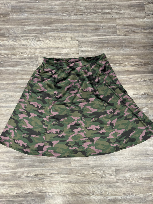 Skirt Midi By Torrid In Camouflage Print, Size: 3x