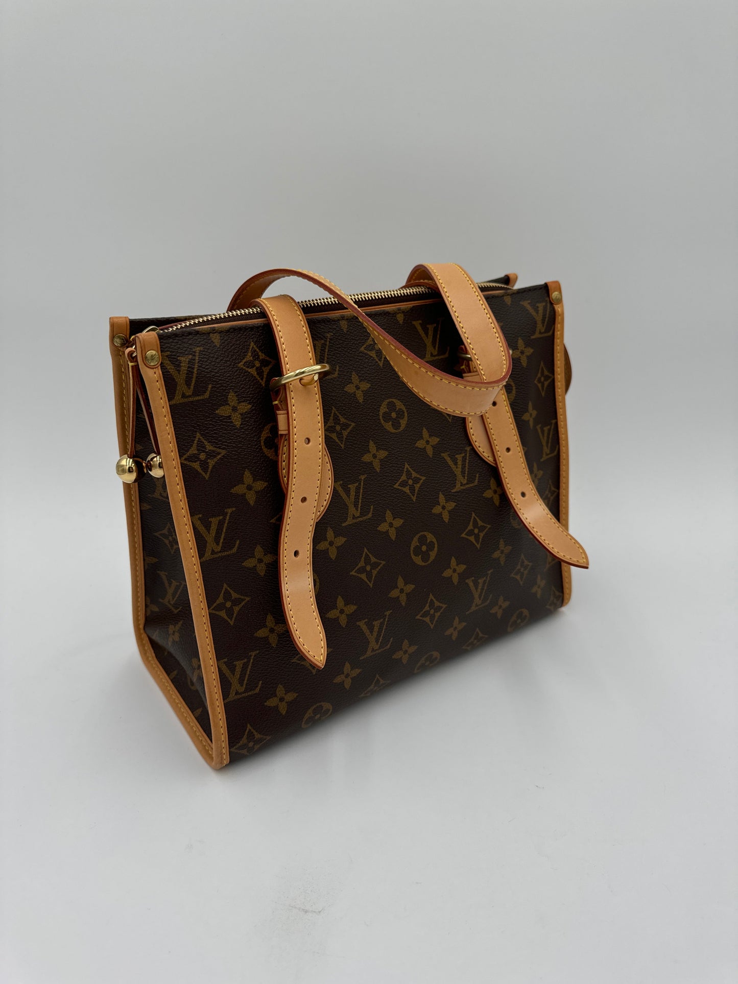 Handbag Luxury Designer By Louis Vuitton, Size: Medium