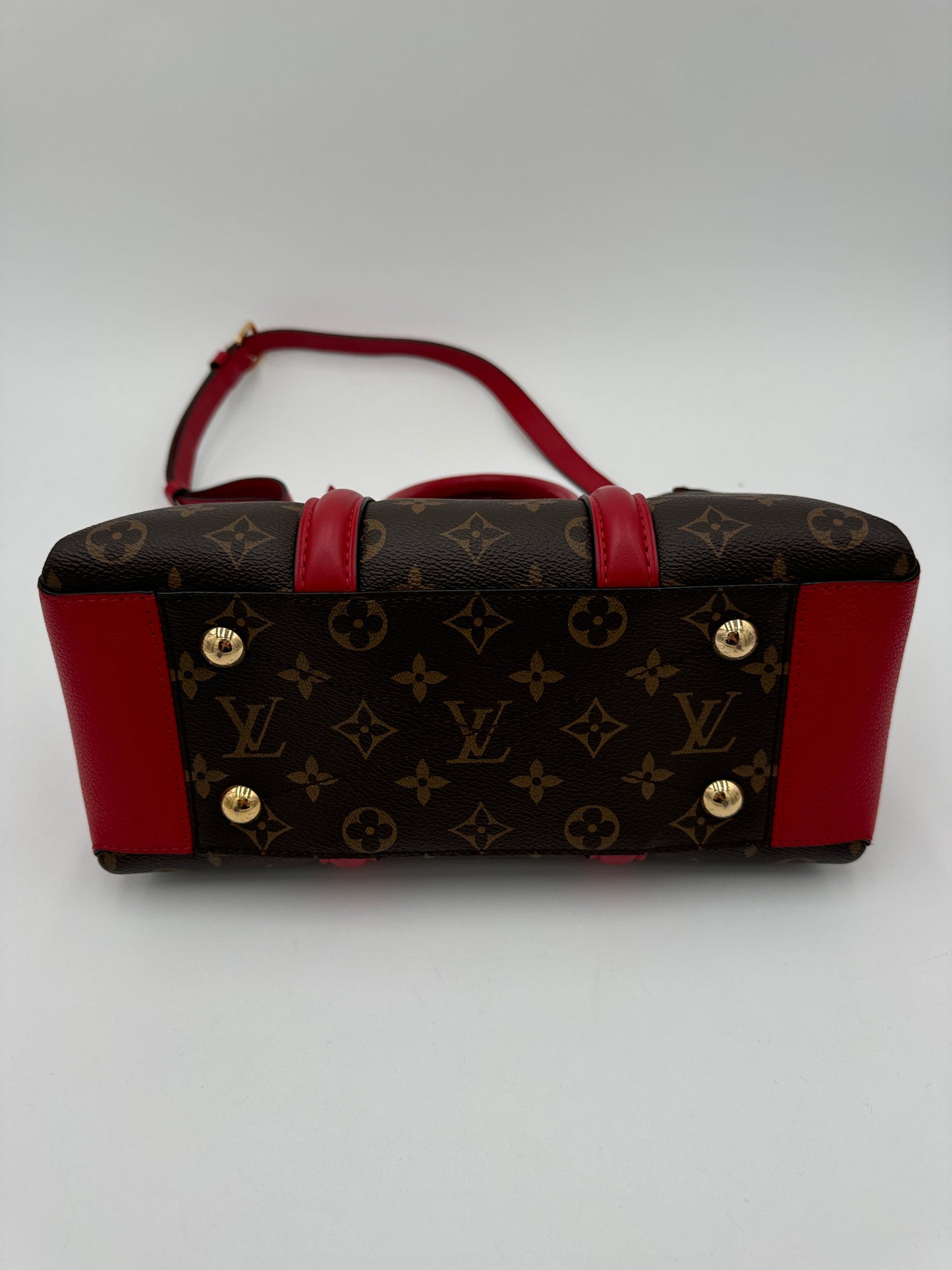 Handbag Luxury Designer By Louis Vuitton, Size: Small