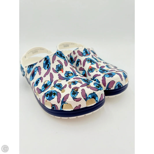 Shoes Flats By Crocs In Blue & White, Size: 11