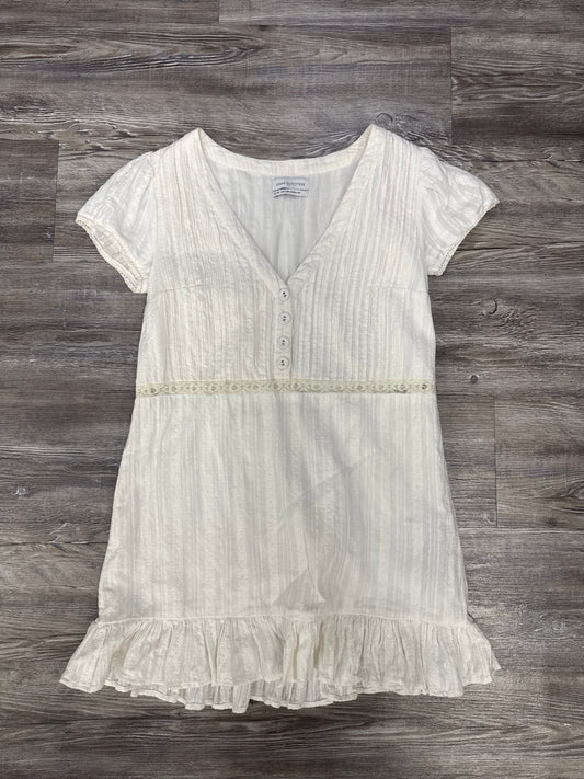 Dress Casual Short By Urban Outfitters In White, Size: Xs