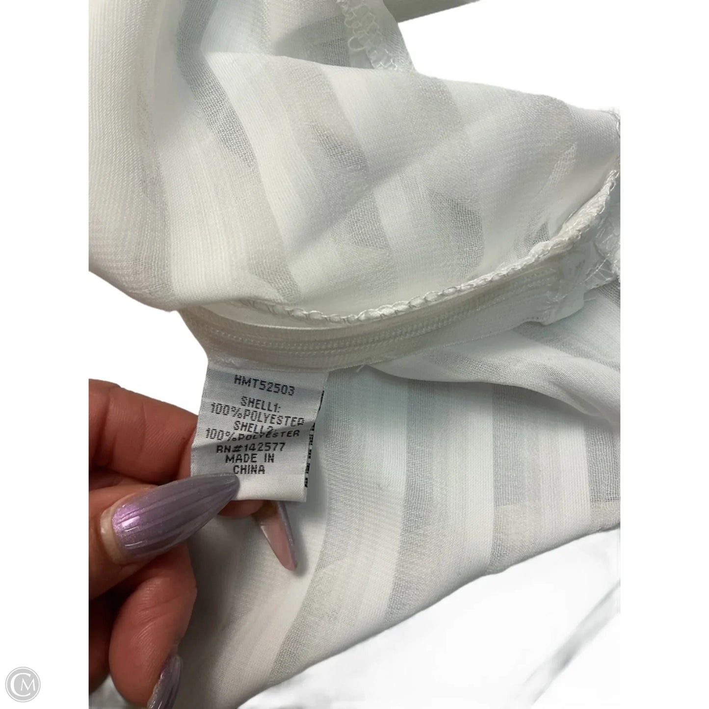 Top Long Sleeve By Haute Monde In White, Size: M